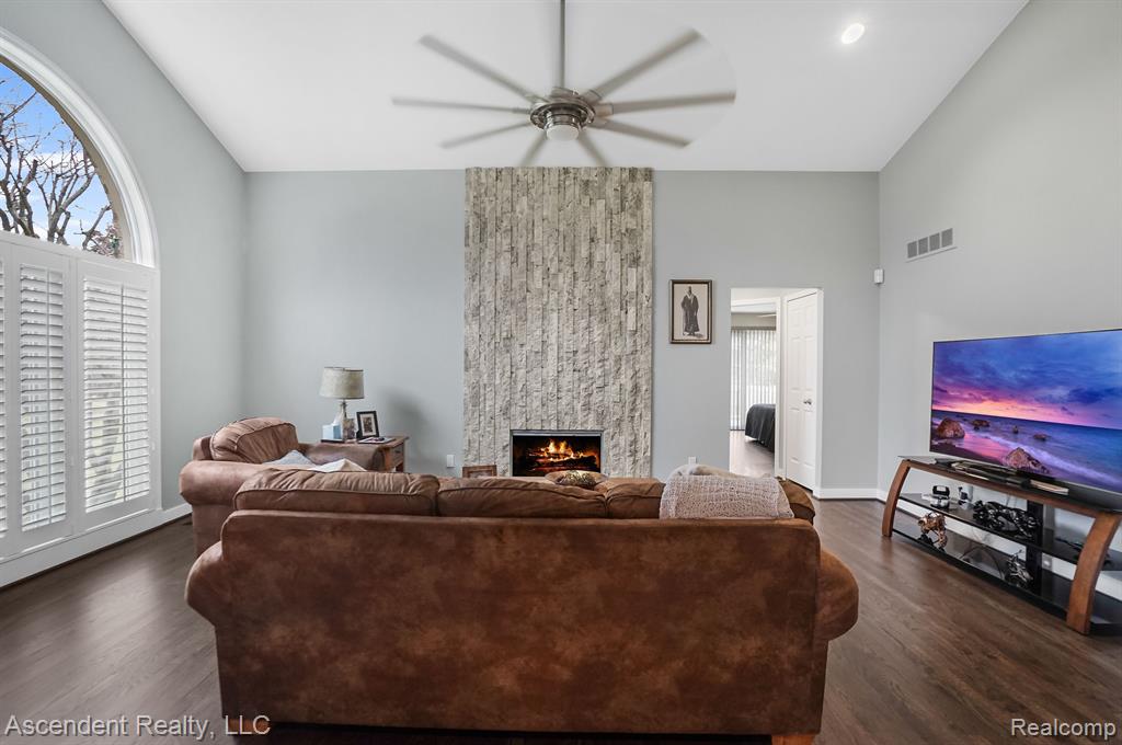 4571 REFLECTIONS Drive, Sterling Heights, MI 48314 — Photo 4