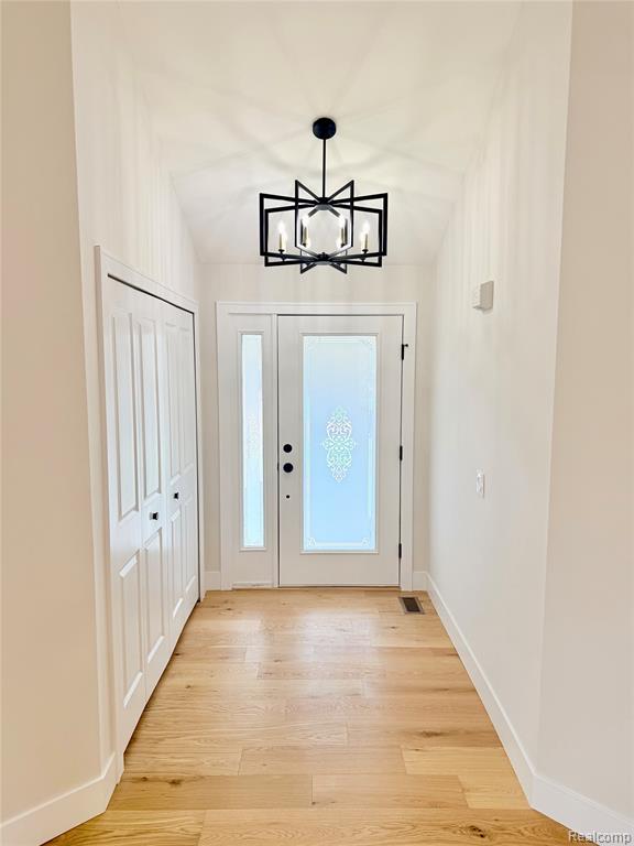 51073 Pinewood Drive, Macomb, MI 48042 — Photo 6