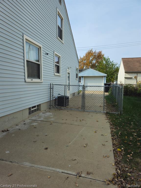 Photo 3
