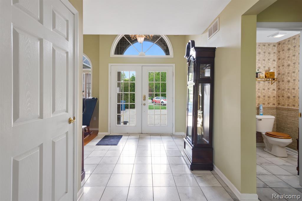 5218 HIGHPOINT Drive, Swartz Creek, MI 48473 — Photo 21