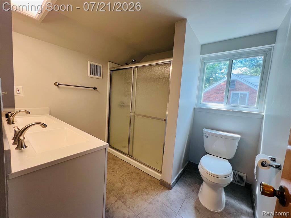747 JAMAICA Drive, Troy, MI 48083 — Photo 8