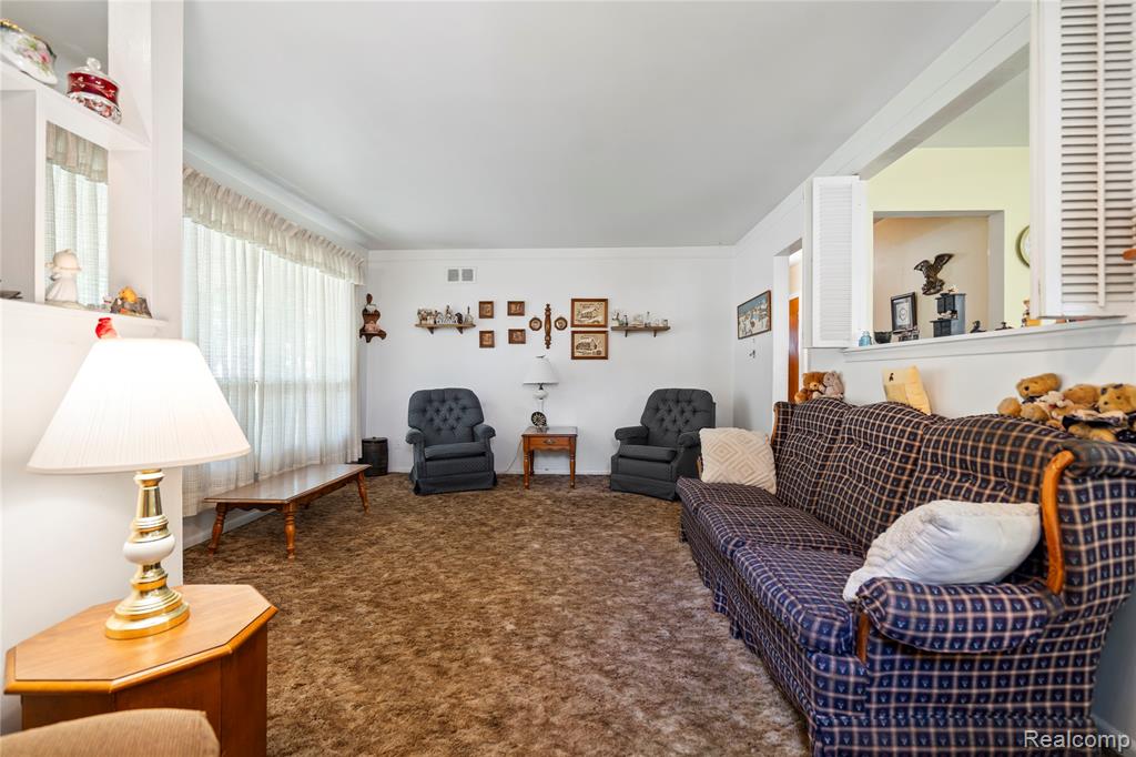 4030 Letart Avenue, Waterford, MI 48329 — Photo 6