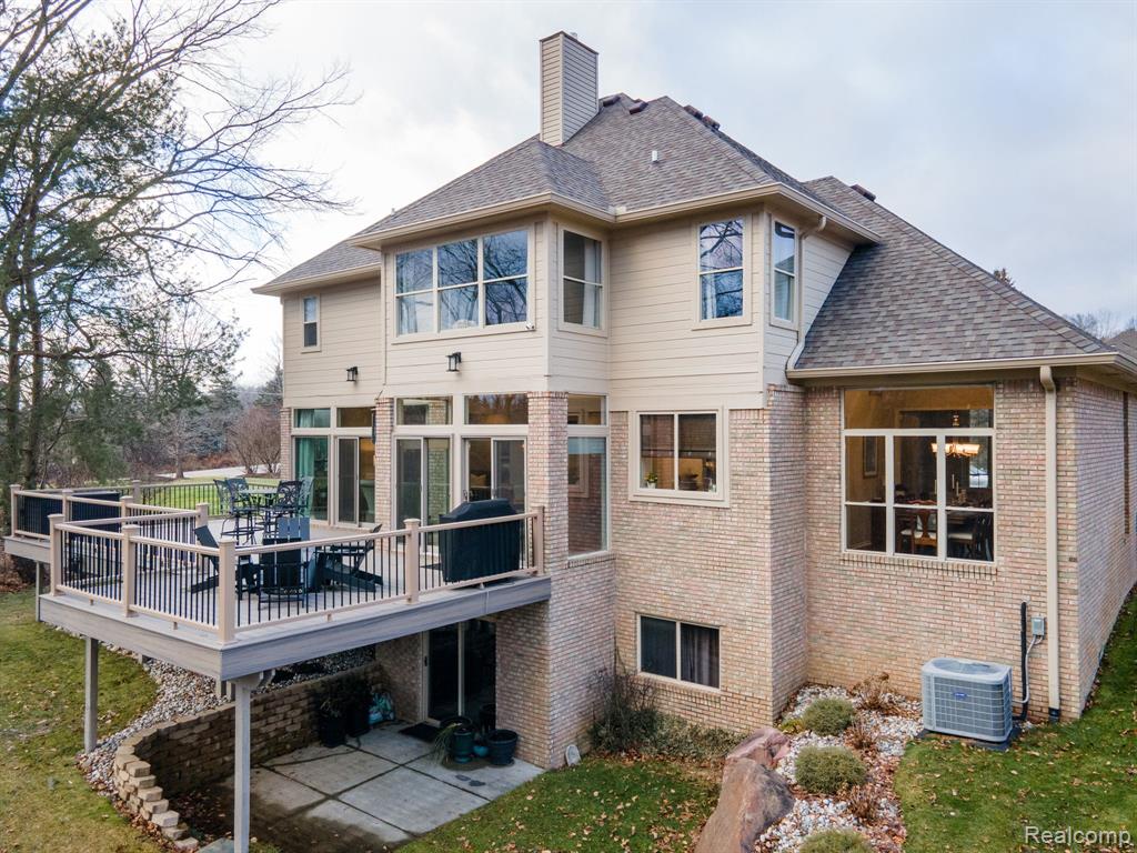 6751 Berry Pointe Drive, Clarkston, MI 48348 — Photo 45