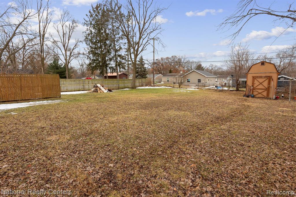 6378 Beth, Brighton, MI 48116 — Photo 27