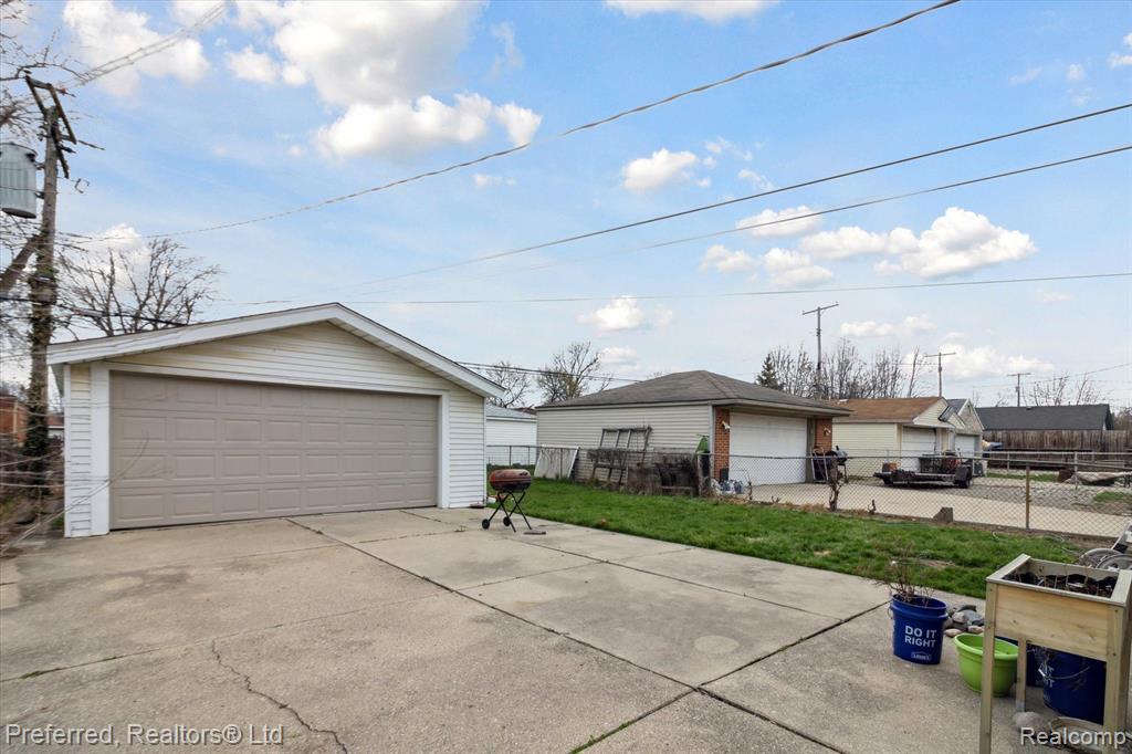 4154 CAMPBELL Street, Dearborn Heights, MI 48125 — Photo 26