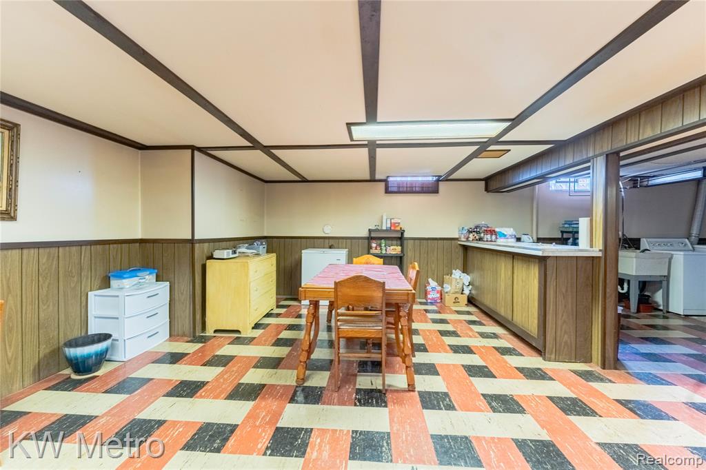 8487 Salem Lane, Dearborn Heights, MI 48127 — Photo 22