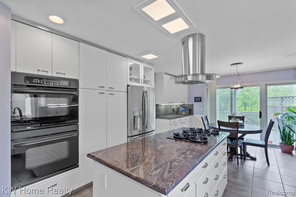 4958 COUNTRYSIDE Drive, West Bloomfield, MI 48323 — Photo 16