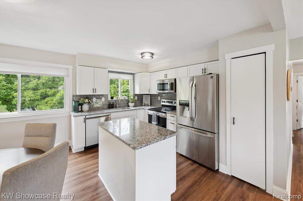 9296 Hilton Road, Brighton, MI 48114 — Photo 12