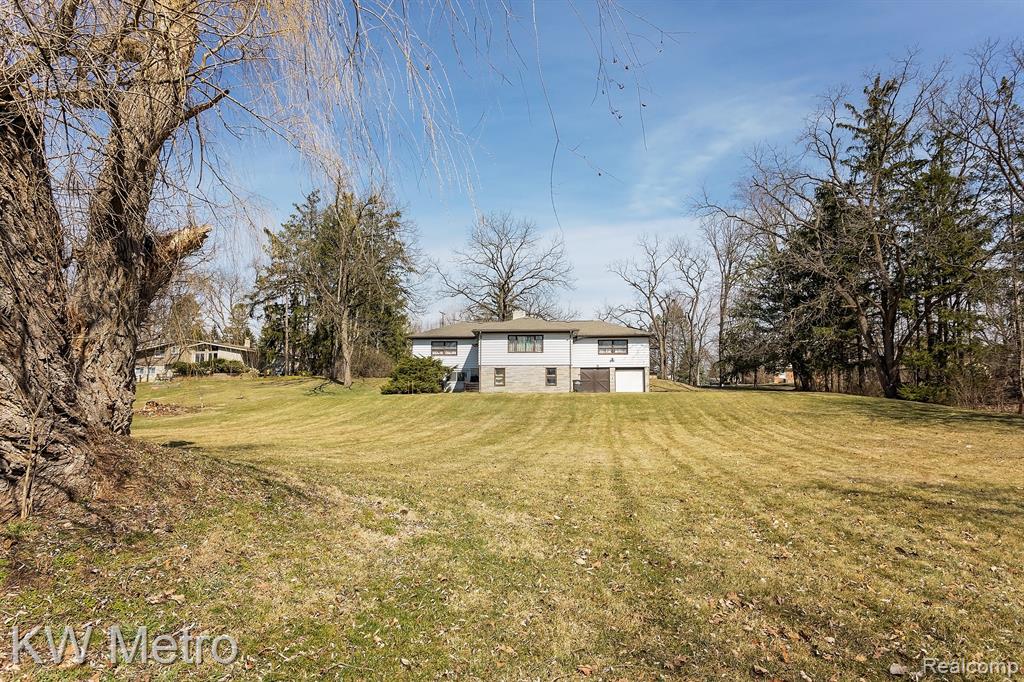 49151 RIDGE Court, Northville, MI 48168 — Photo 37