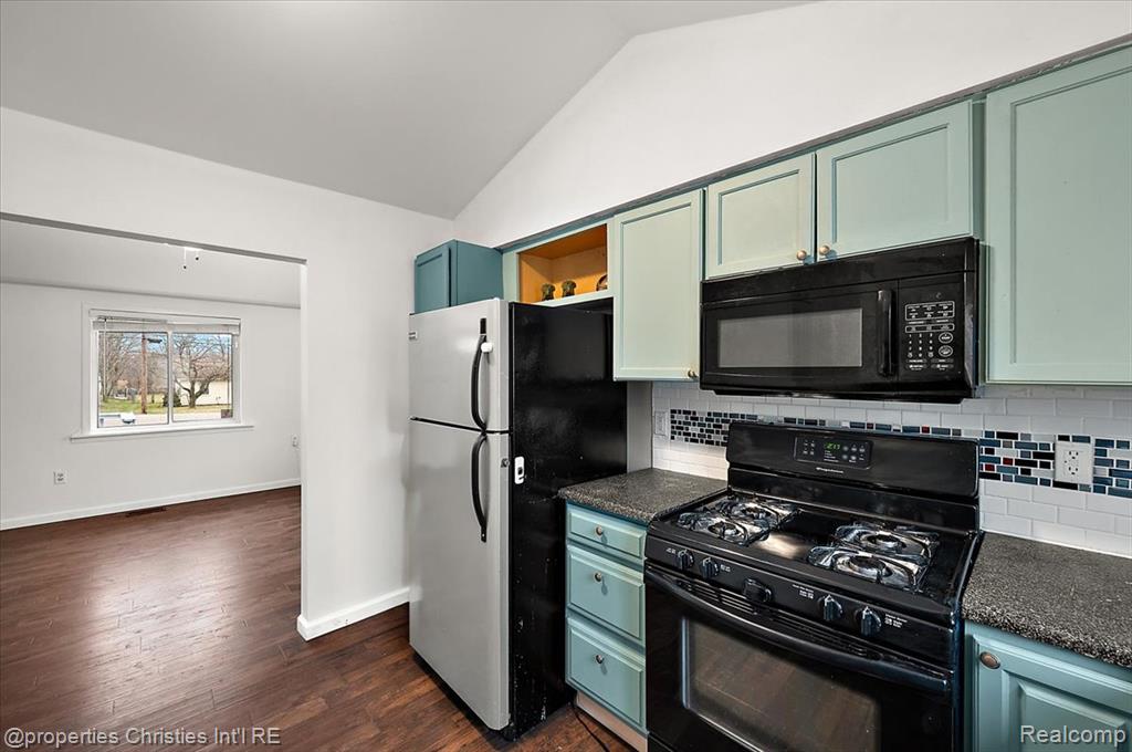 7387 Lawrence Street, Grand Blanc, MI 48439 — Photo 17