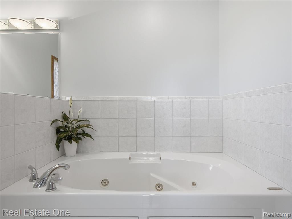 9400 Sashabaw Road, Clarkston, MI 48348 — Photo 44
