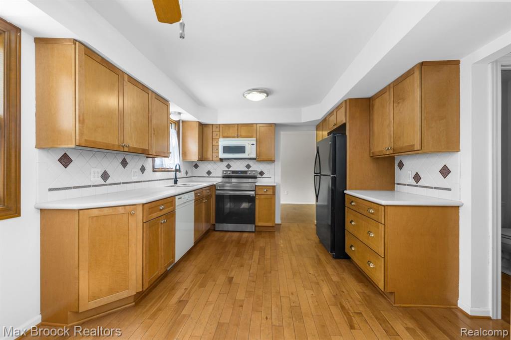 5718 Marble Drive, Troy, MI 48085 — Photo 10