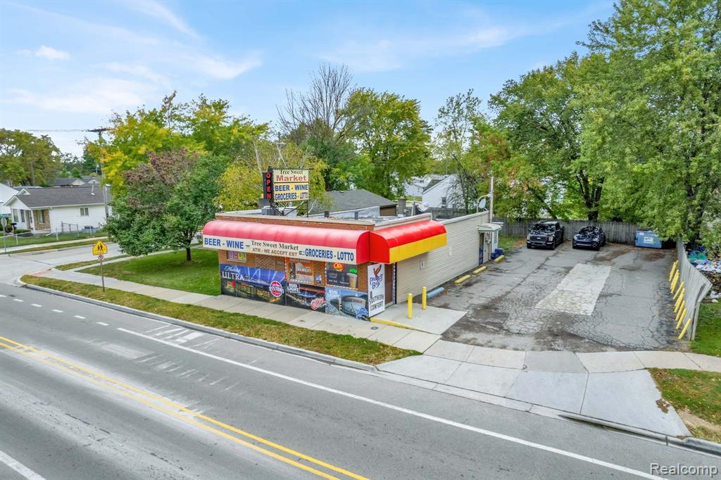 17423 MARTIN Road, Roseville, MI 48066
