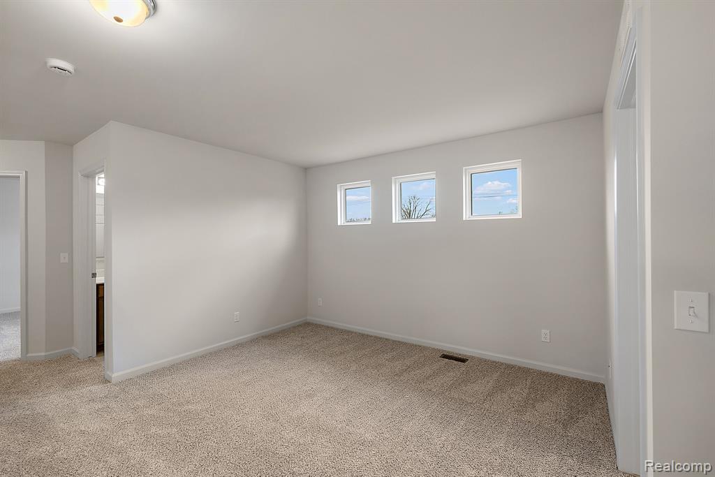 51794 Maple Leaf Drive, Macomb, MI 48042 — Photo 32