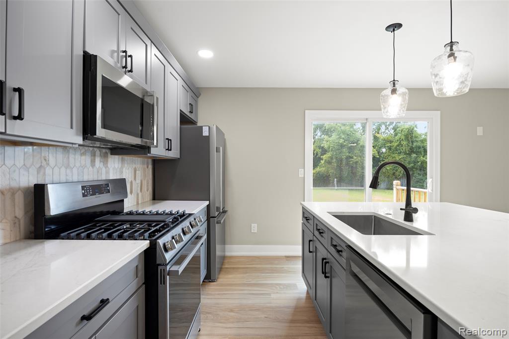 54253 Bradshaw Drive, New Baltimore, MI 48047 — Photo 8