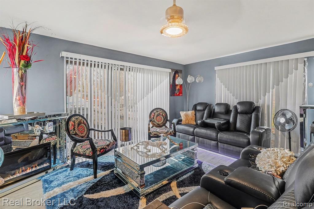 19115 Old Homestead Drive, Harper Woods, MI 48225 — Photo 13