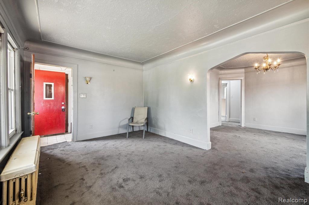 805 E GEORGE Avenue, Hazel Park, MI 48030 — Photo 8