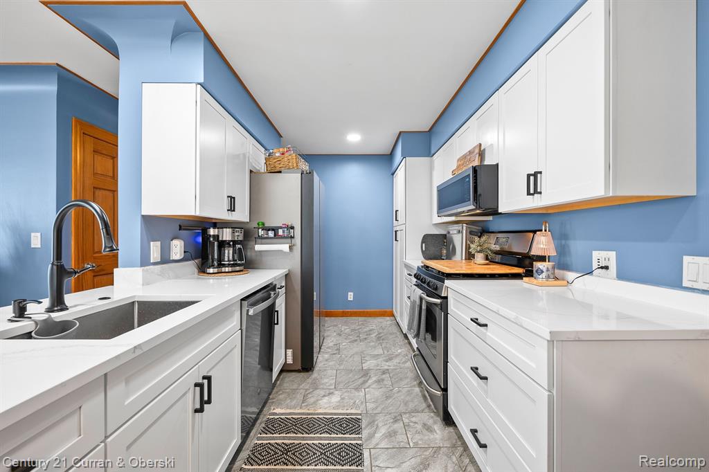 417 CHICAGO Drive, Howell, MI 48843 — Photo 21