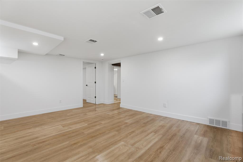 18001 Elizabeth Street, Roseville, MI 48066 — Photo 33