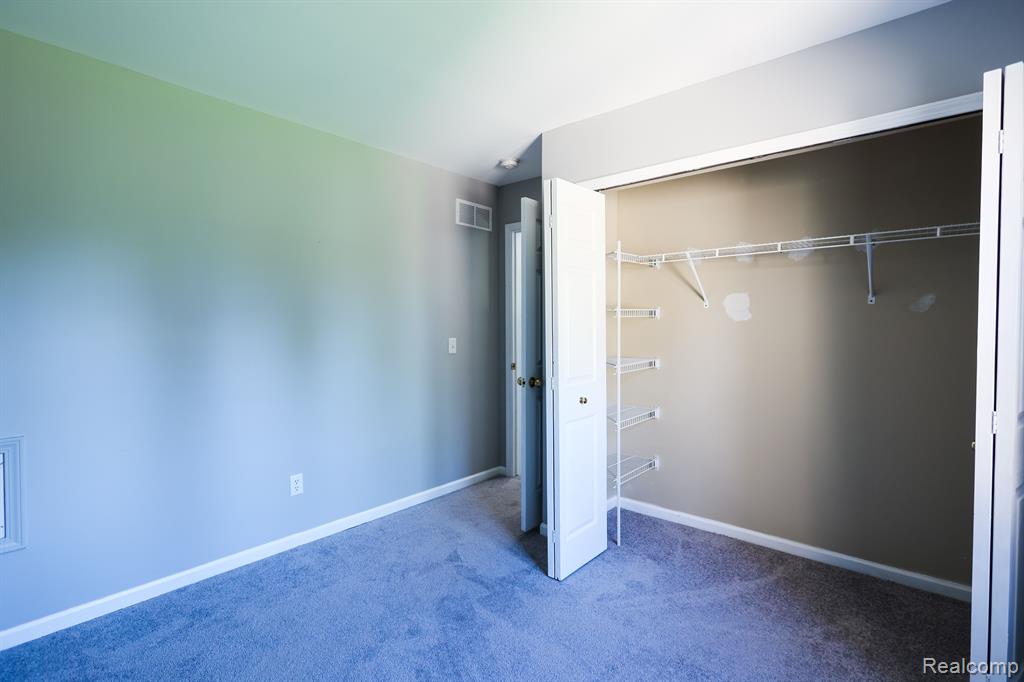 4908 FAIRWAYS Drive, Brighton, MI 48116 — Photo 26