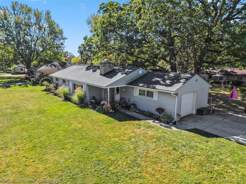 671 E Crest Lane, South Lyon, MI 48178 — Photo 43