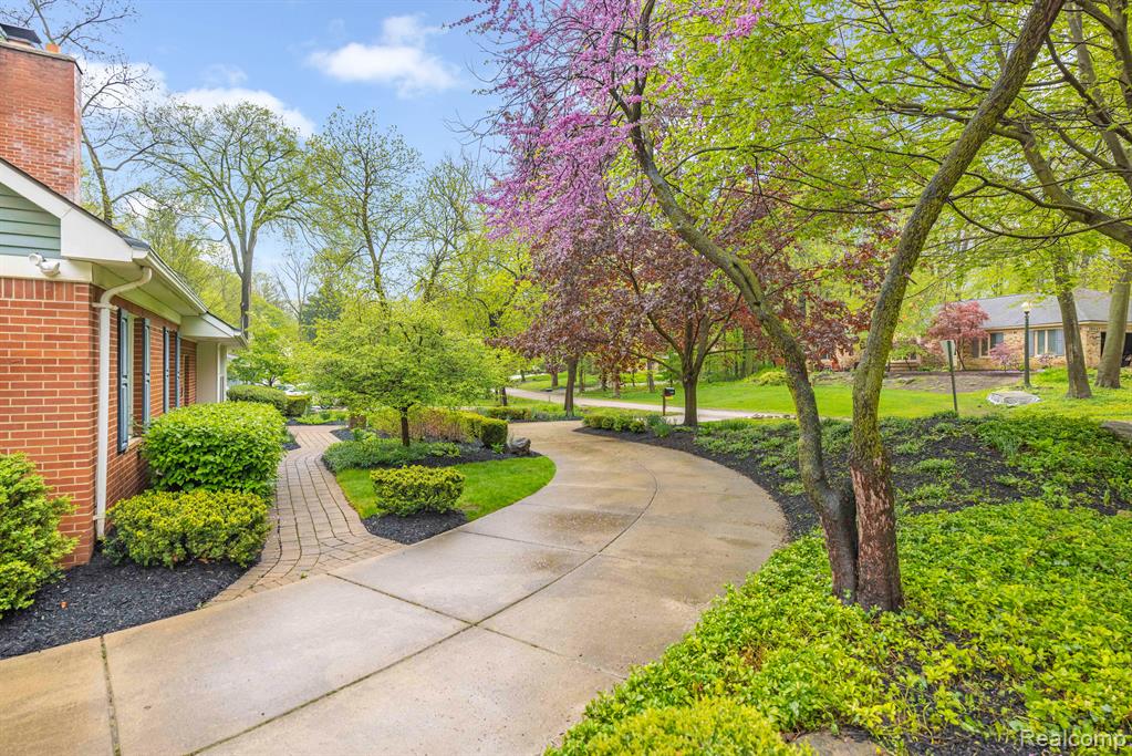 46270 BLOOMCREST Drive, Northville, MI 48167 — Photo 7