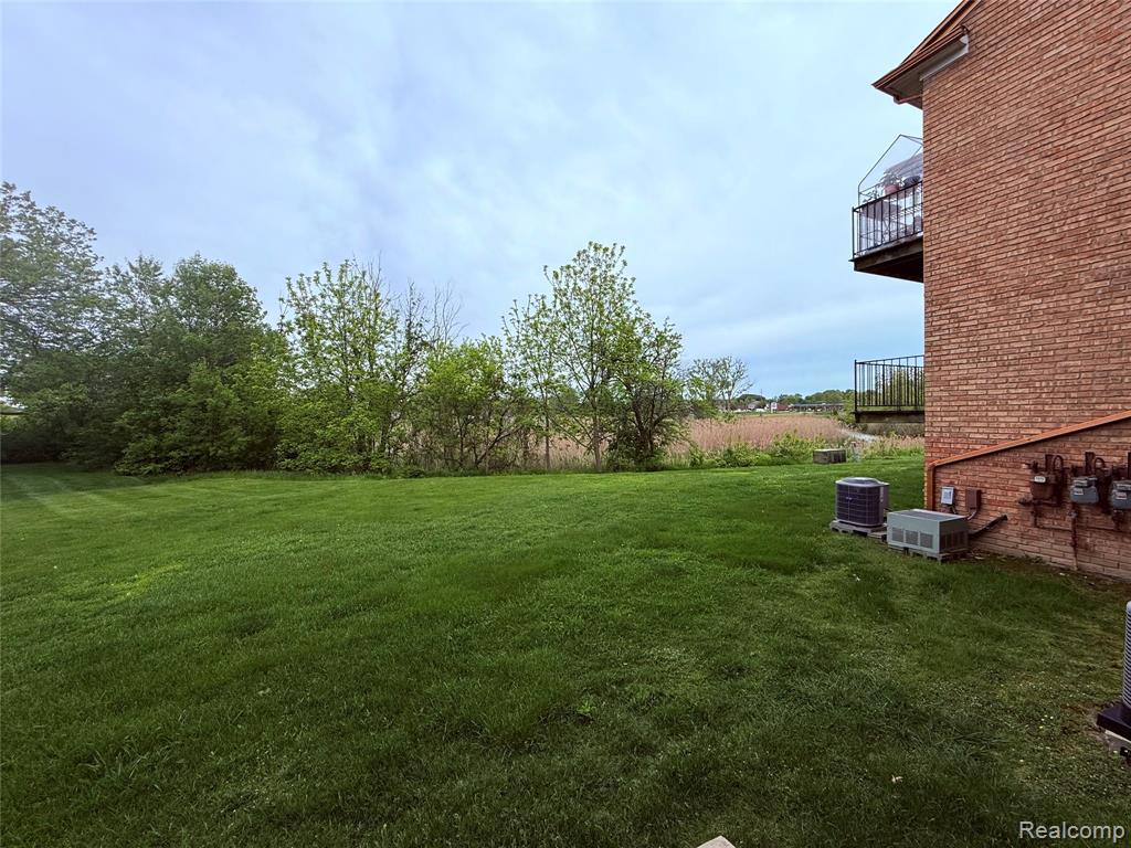 51316 Johns Drive, 14, Chesterfield, MI 48047 — Photo 2
