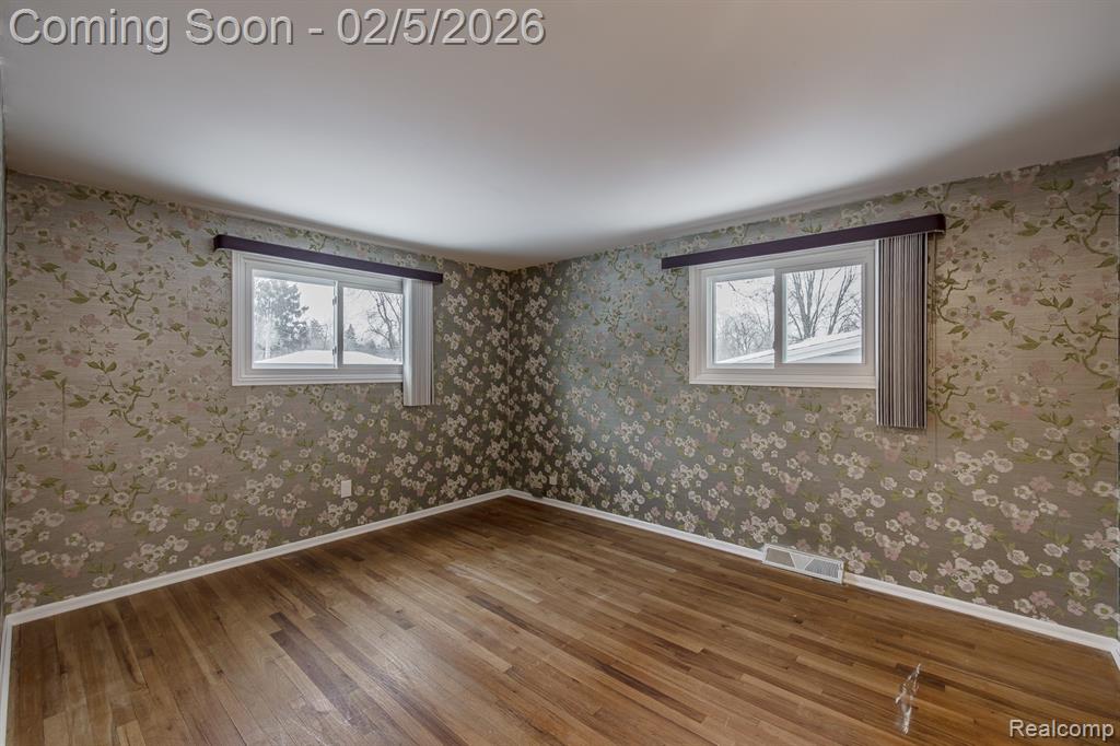 21123 Laurelwood Street, Farmington, MI 48336 — Photo 19