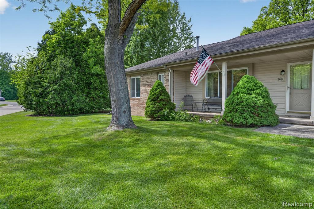 1484 Leisure Drive, Flint, MI 48507 — Photo 3