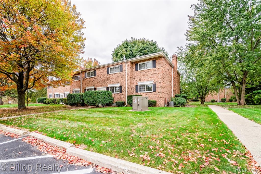 653 E Fox Hills Drive, 49, Bloomfield Hills, MI 48304 — Photo 18