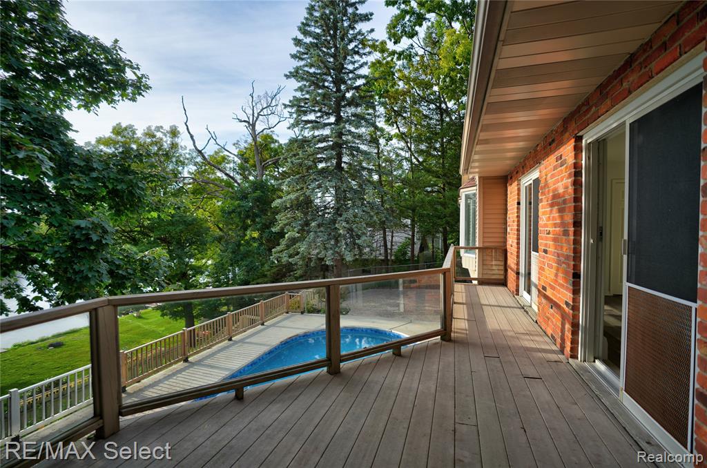 16172 Crest Drive, Linden, MI 48451 — Photo 12