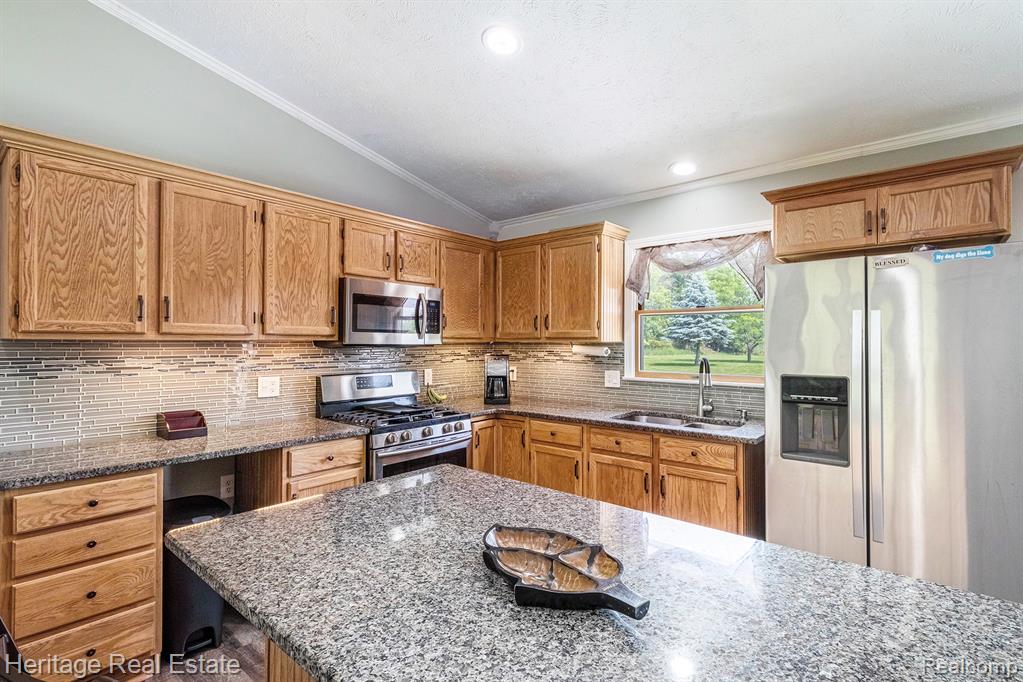 4864 Holmes Road, Goodrich Vlg, MI — Photo 8