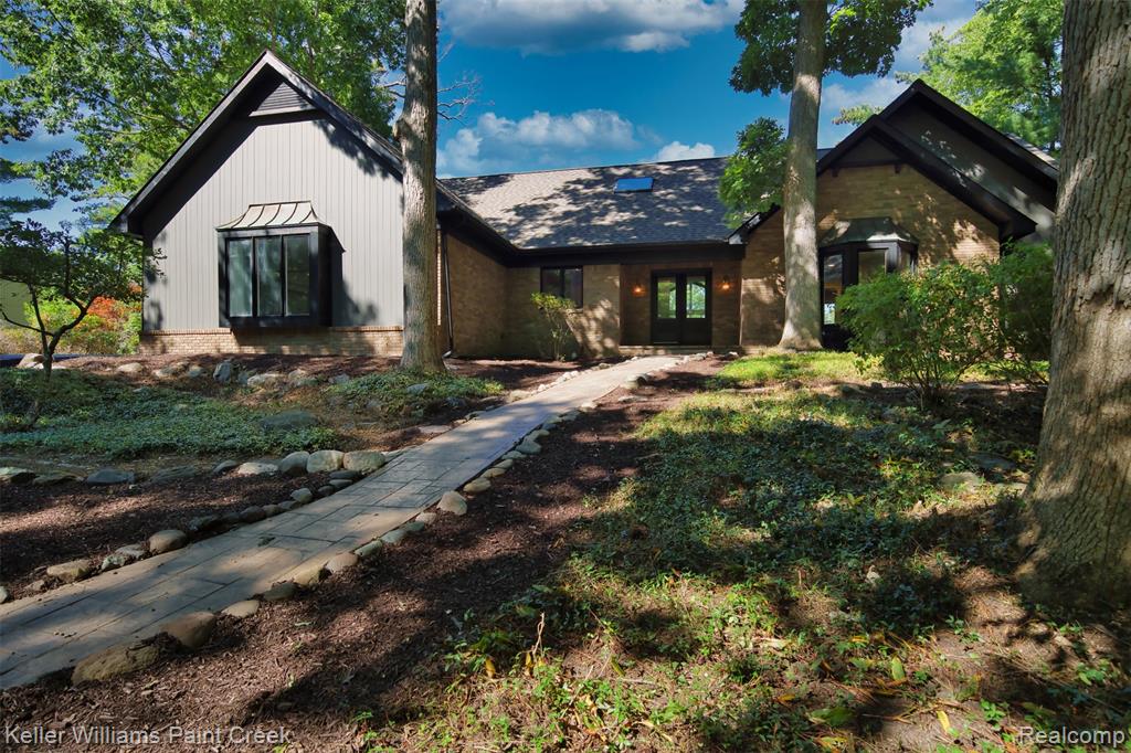 Property photo for 2918 Shannon Drive, Oakland, MI