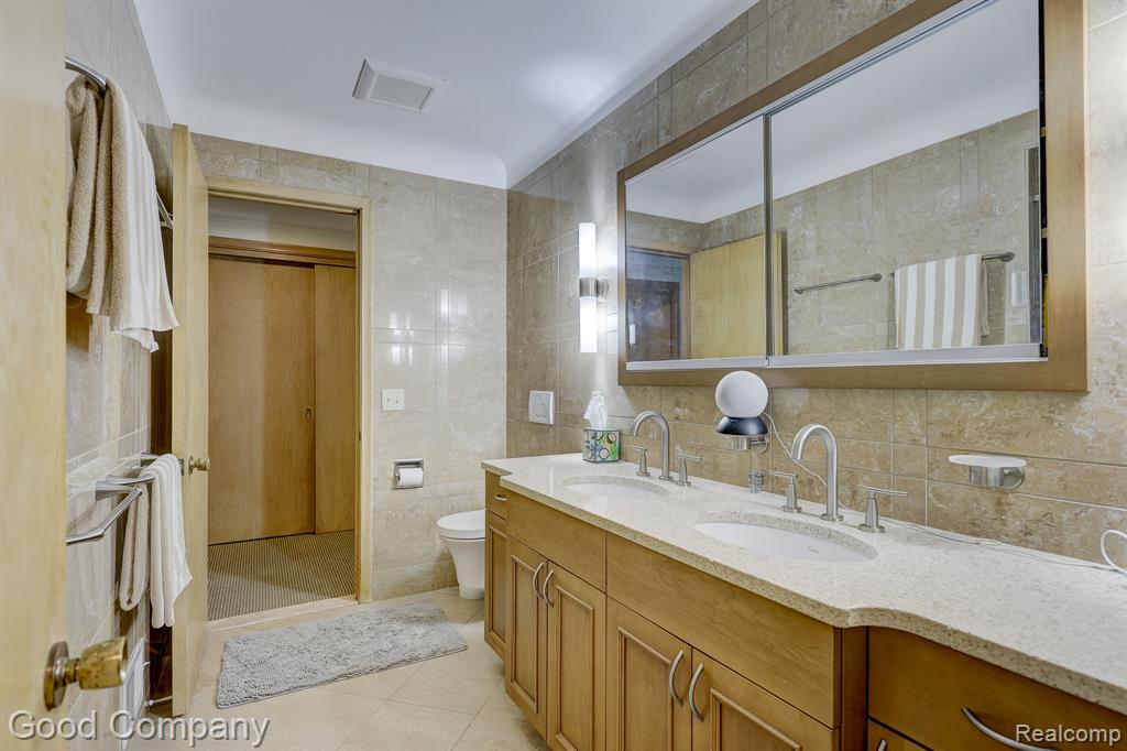 1557 Lochmoor Boulevard, Grosse Pointe Woods, MI 48236 — Photo 46
