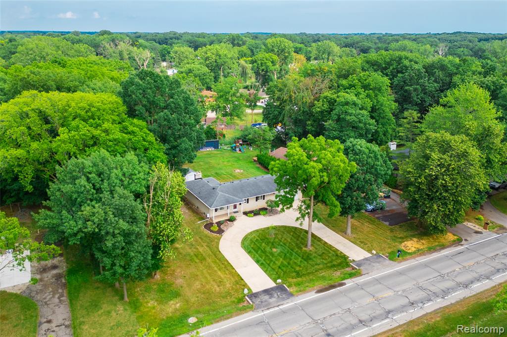 21819 Meridian Road, Grosse Ile, MI 48138 — Photo 24