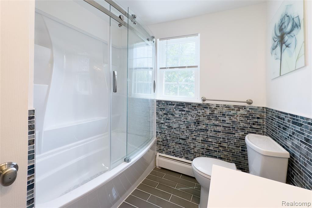 6400 E Highland Road, Howell, MI 48843 — Photo 27