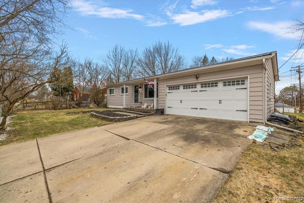 42 S AVERY Road, Waterford, MI 48328 — Photo 3