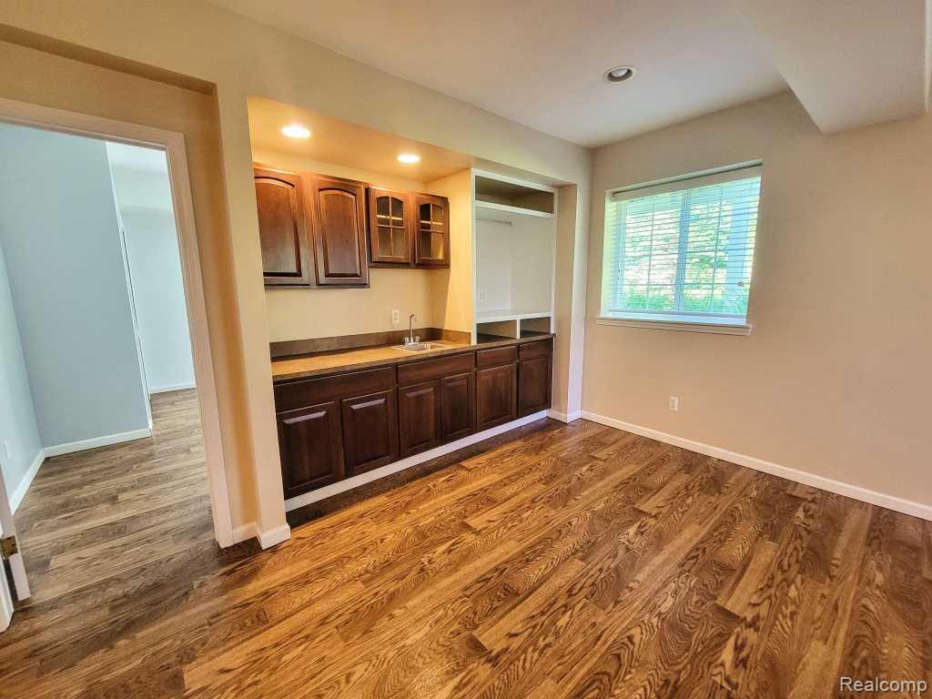 124 Champlain Boulevard, Howell, MI 48843 — Photo 35