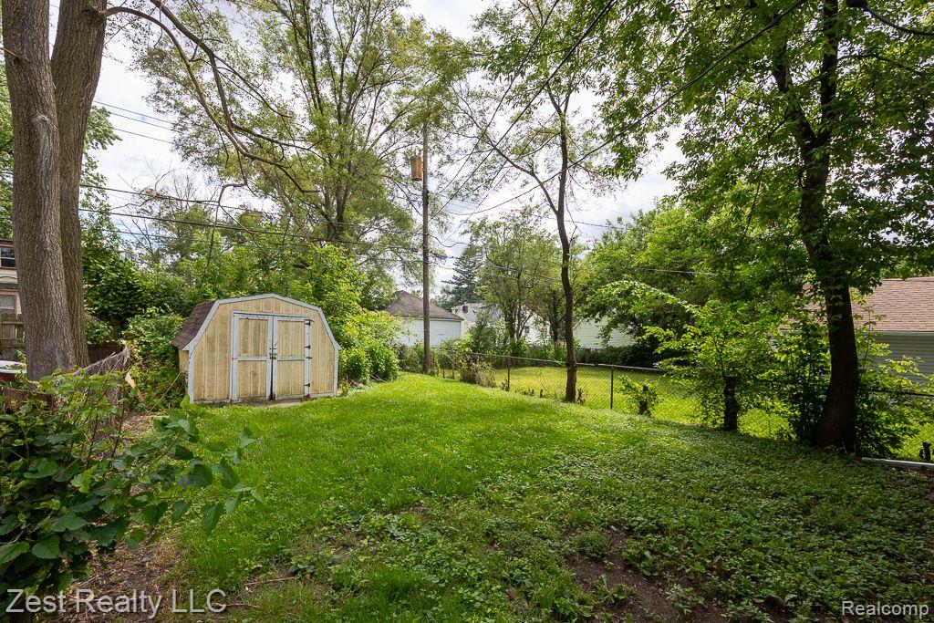 441 W HAYES Avenue, Hazel Park, MI 48030 — Photo 2