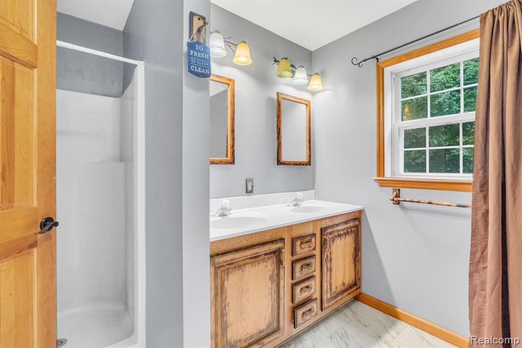 6917 CHASE LAKE Road, Fowlerville, MI 48836 — Photo 25