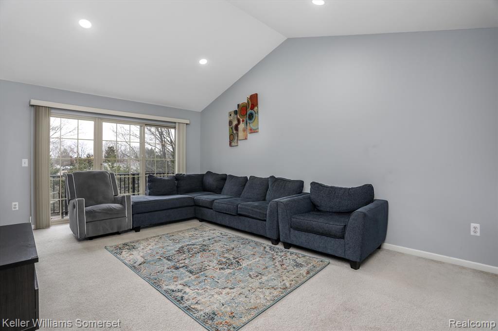 45918 DUTTON Drive, Macomb, MI 48044 — Photo 8