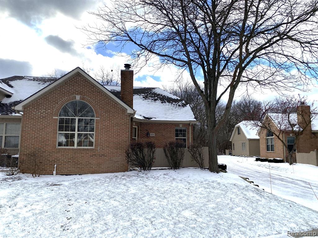 634 PERRY CREEK Drive, Grand Blanc, MI 48439 — Photo 2