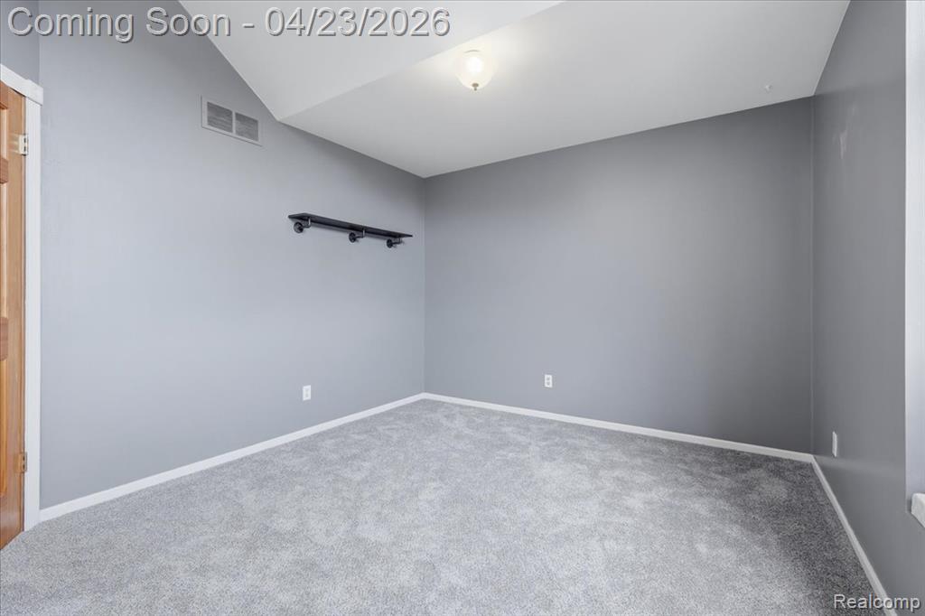 2309 Wood Creek Court, Burton, MI 48519 — Photo 25