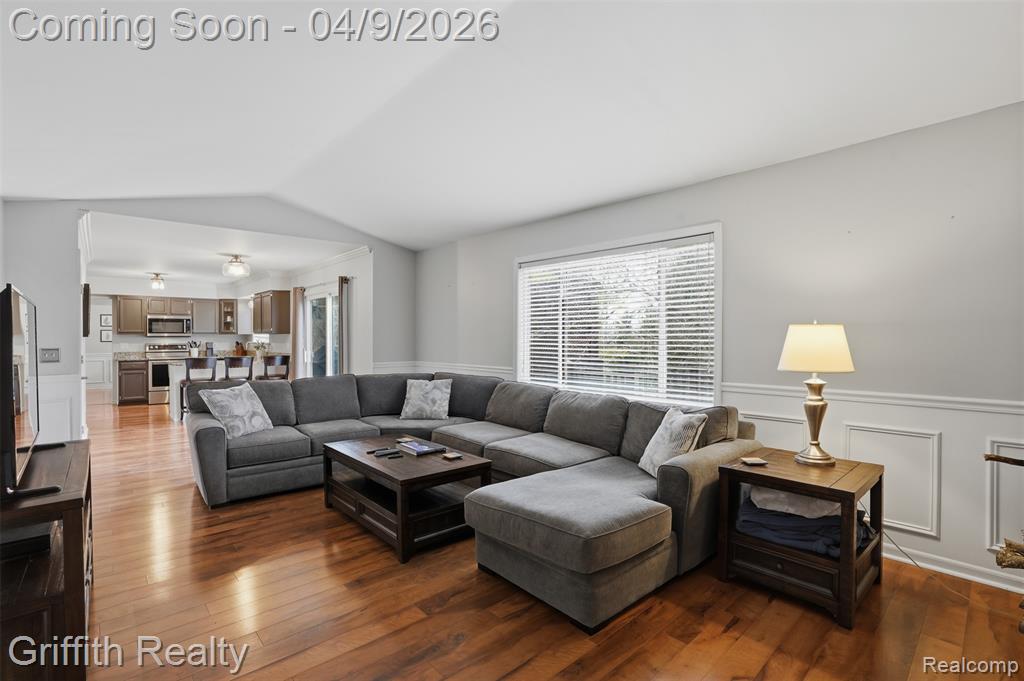 938 Meadowbrook Court, Milford, MI 48381 — Photo 19