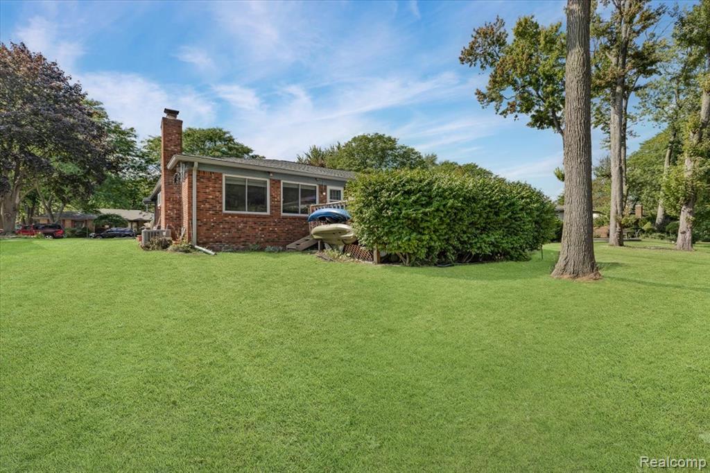 6874 Little Creek Drive, Troy, MI 48085 — Photo 31
