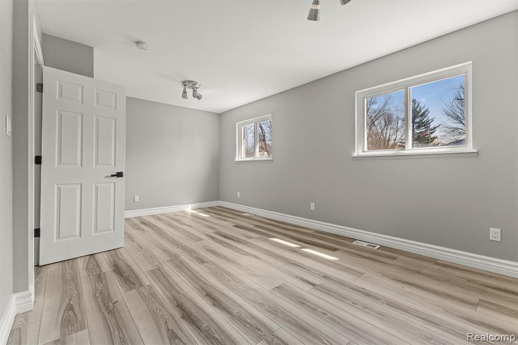 29940 Bock Street, Garden City, MI — Photo 24