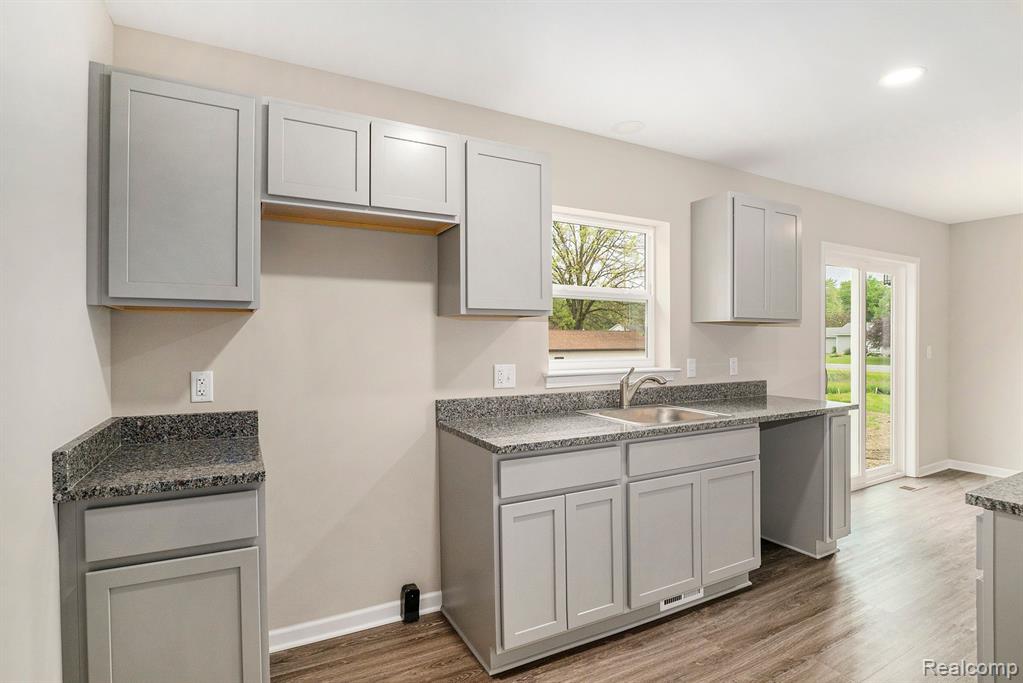 5499 SITKA Street, Burton, MI 48519 — Photo 7