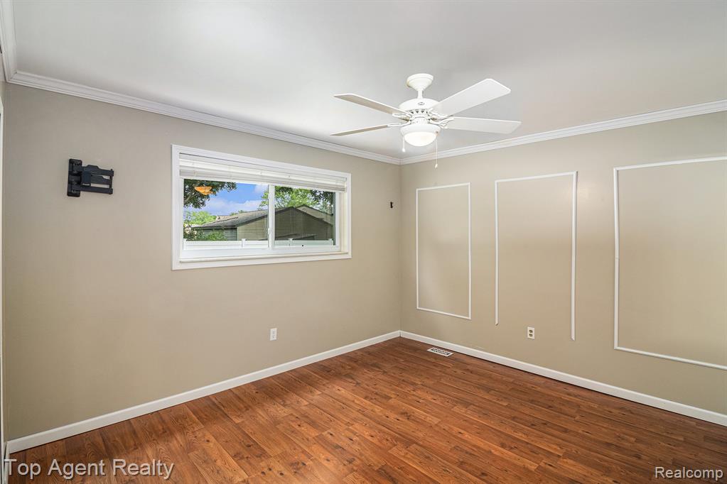 43954 McLean Drive, Sterling Heights, MI 48313 — Photo 14