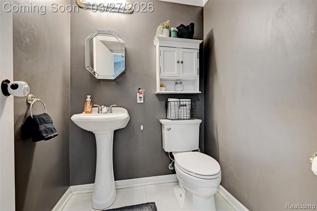 4009 Airport Road, Waterford, MI 48329 — Photo 14