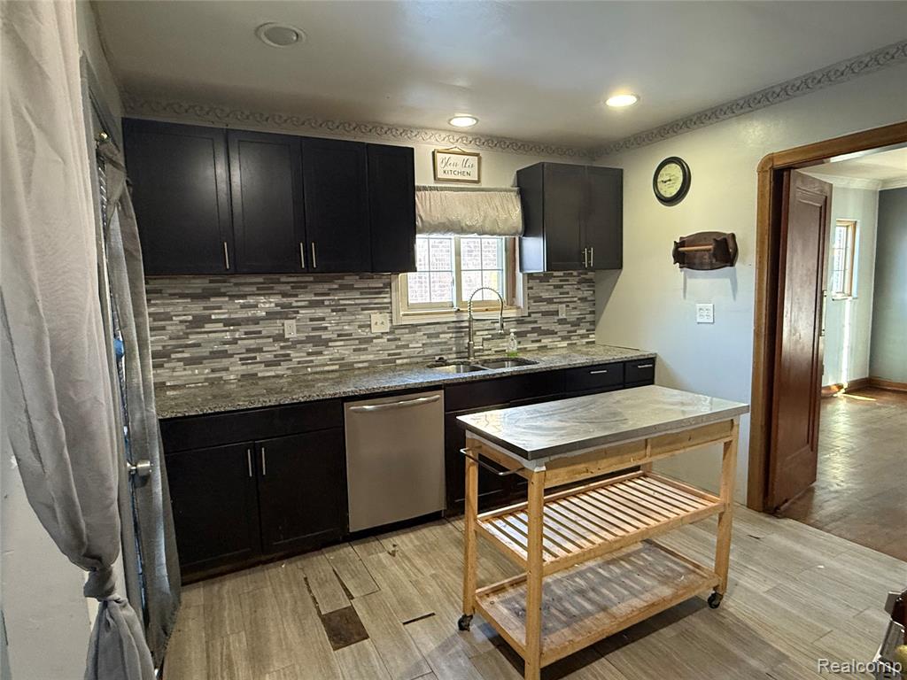 16571 Plainview Avenue, Detroit, MI 48219 — Photo 8